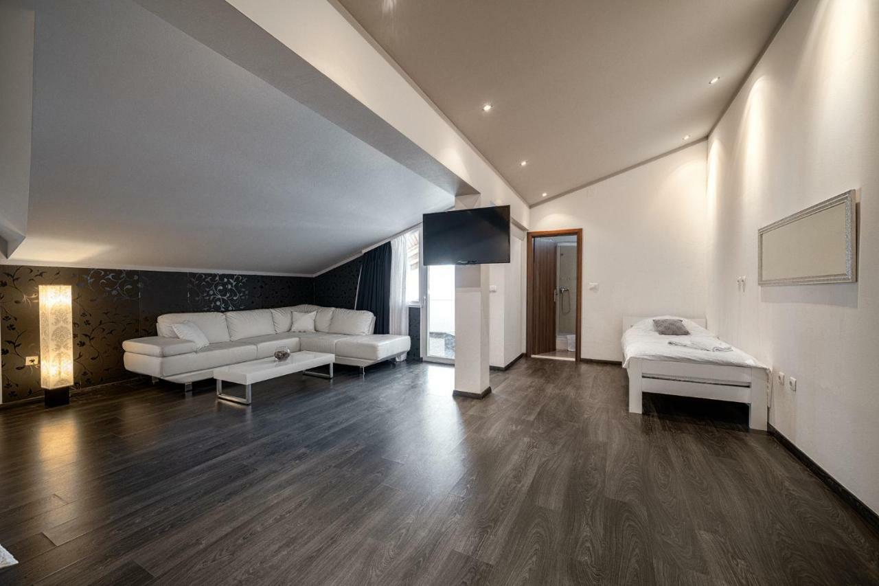 וודיצה The Suites - Small Luxury Living מראה חיצוני תמונה